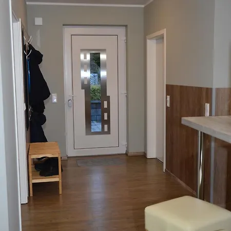 Nyaraló Lena Malchow